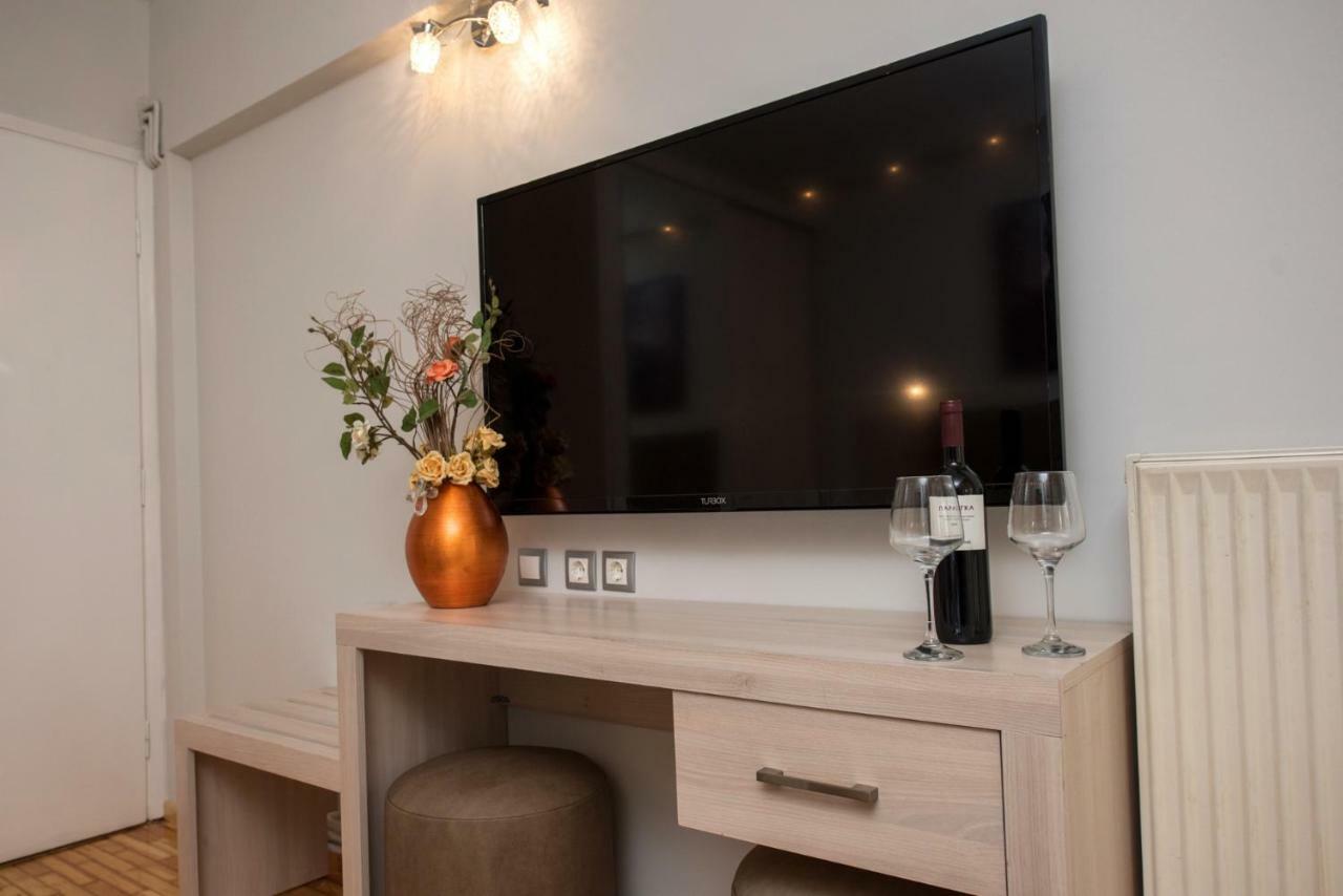 Artemis Luxury Apartment Tesalonika Bagian luar foto